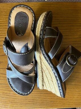 b.o.c. Brown Leather Espadrille Wedge Sandals size 7